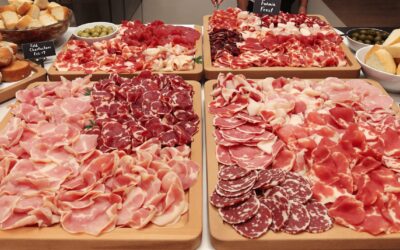 Quantité de charcuterie par personne : voici les chiffres précis pour un buffet froid