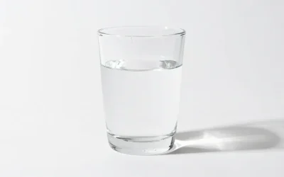 Avantage de boire beaucoup d’eau : pourquoi la science dément le mythe des 2 litres quotidiens